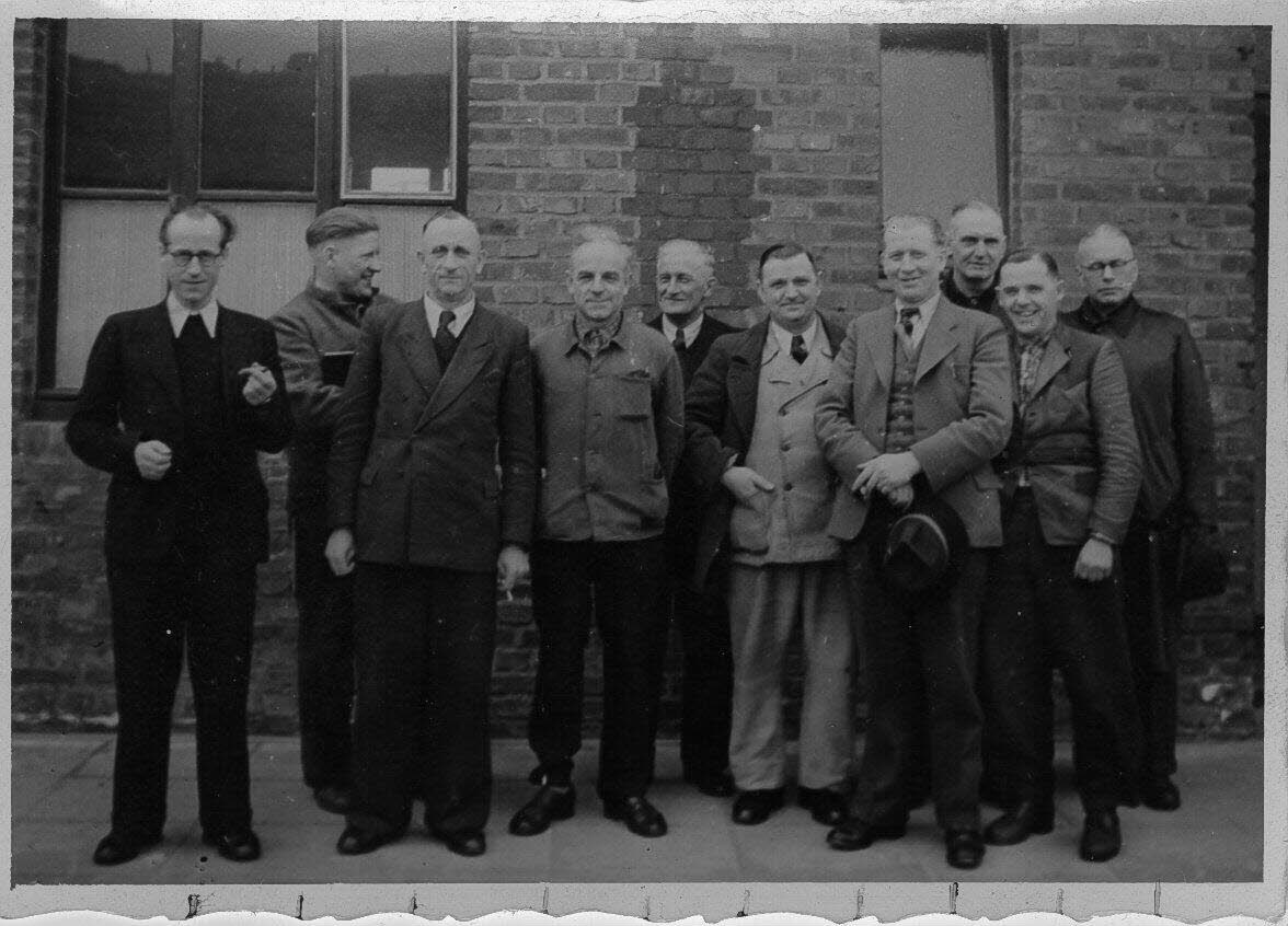 Der erste Betriebsrat der Ruhrchemie nach dem 2.WK, Oberhausen 1950.